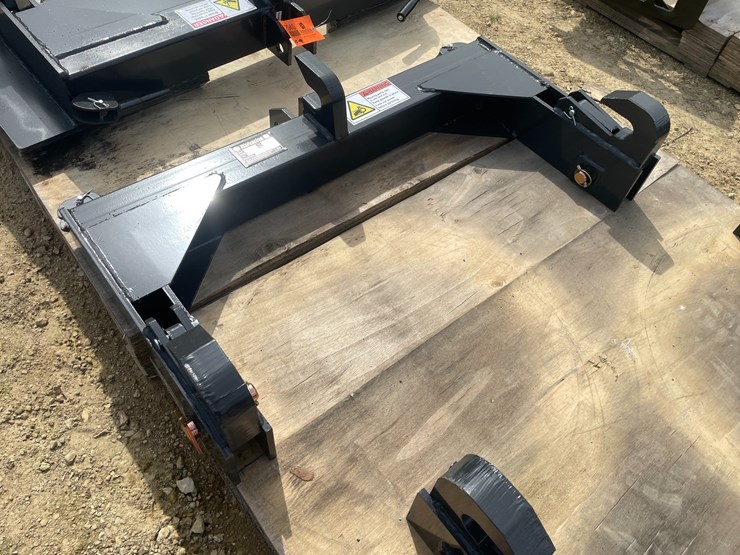 #2039-•-wolverine-tractor-quick-hitch-mount-image-1