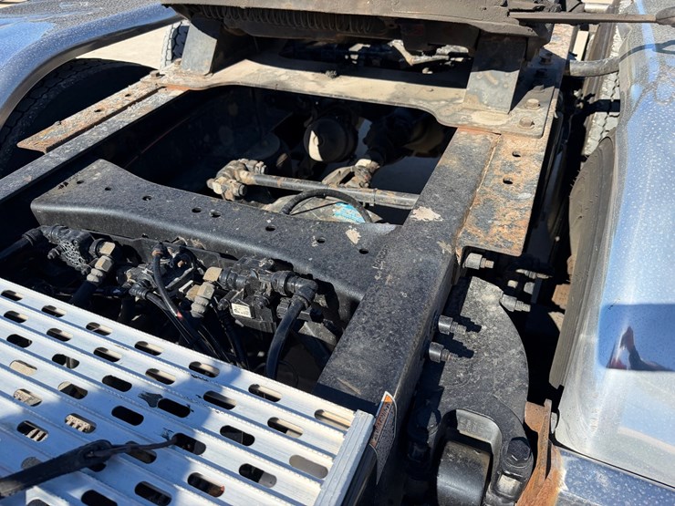 2020-peterbilt-389-image-39