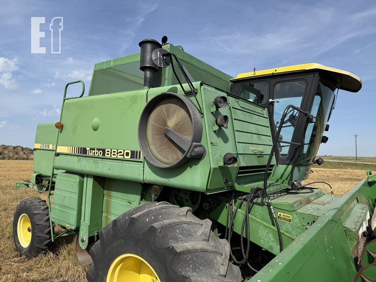 1983-john-deere-8820-image-1