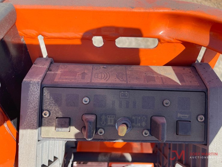 2015-jlg-1230es-image-15