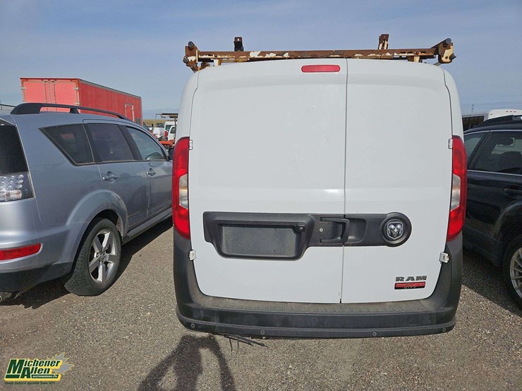 2015-ram-promaster-city-image-35