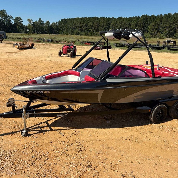 2000 Tige 24v Ski Boat W/ Trailer