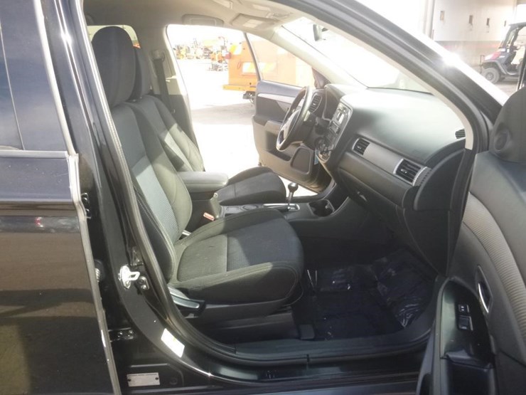 2016-mitsubishi-outlander-image-9