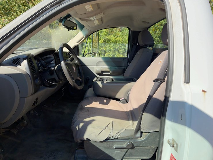 2008-chevrolet-3500hd-image-16