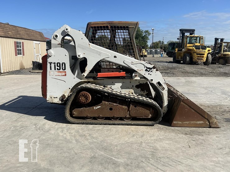 2011-bobcat-t190-image-5