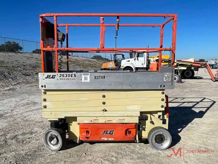 2015-jlg-2630es-image-2