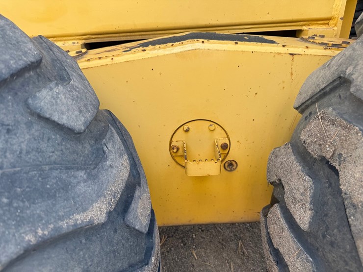 deere-672d-image-71