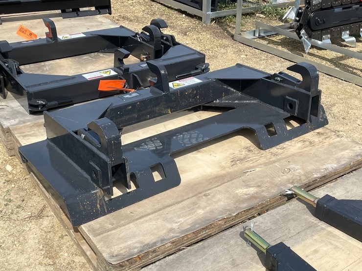 #2040-•-wolverine-skid-steer-quick-tach-rapid-hook-adapter-mount-image-2