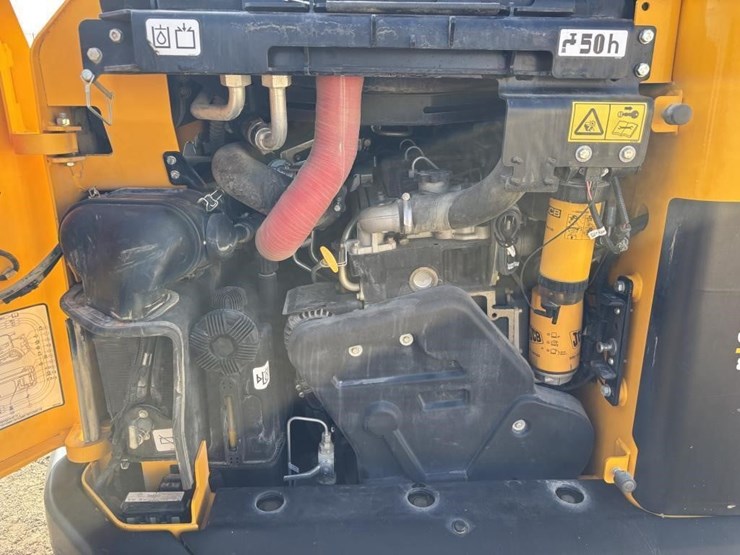 2021-jcb-3ts-8t-image-34
