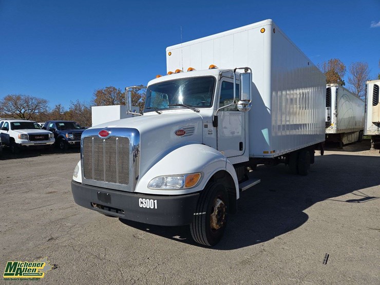 2014-peterbilt-325-image-1