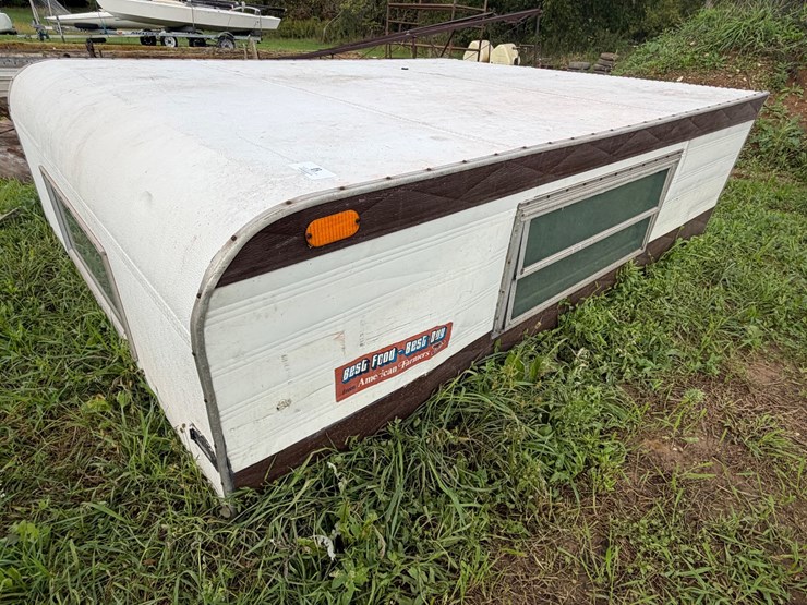#4049-•-wynn's-extended-aluminum-truck-cap-image-2