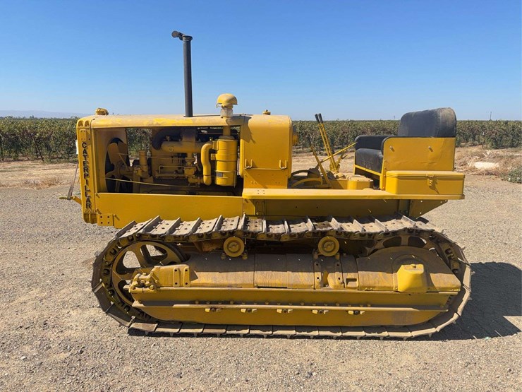 caterpillar-forty-image-2
