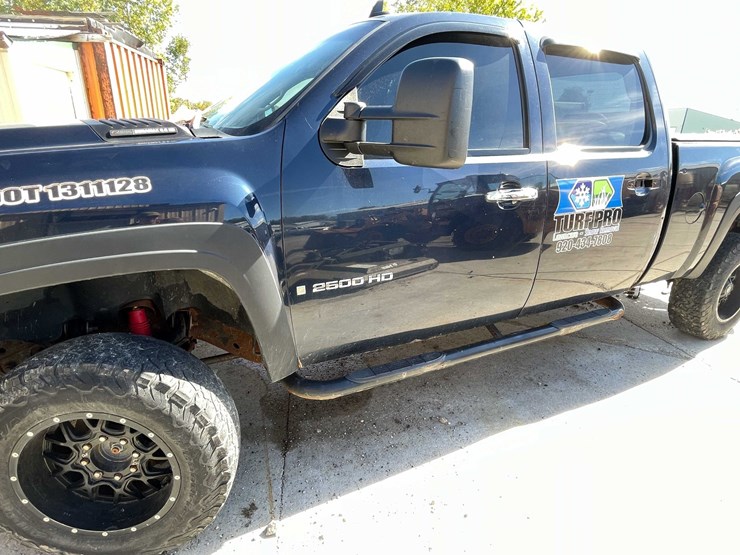 2007-chevrolet-2500-image-13