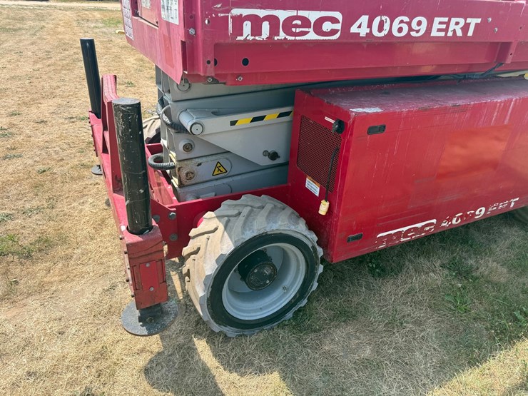 #2085-•-2016-mec-4096-ert-scissor-lift-image-11