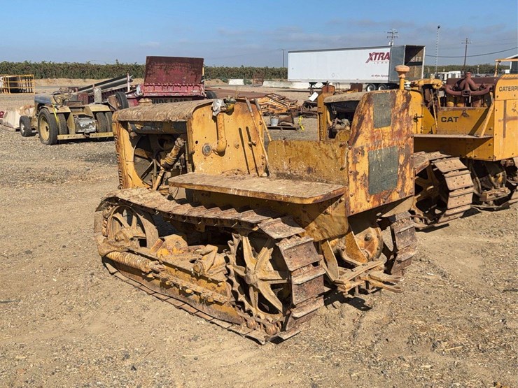 caterpillar-fifteen-image-3