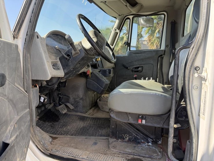 2012-international-4300-s/a-water-truck-image-30