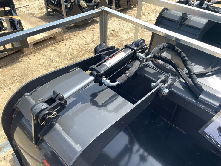 #2026-•-wolverine-skid-steer-grapple-bucket-attachment-image-9