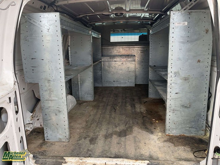 2014-ford-cargo-image-22