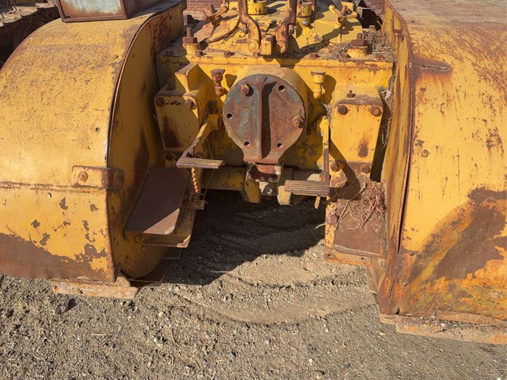 caterpillar-thirty-image-21