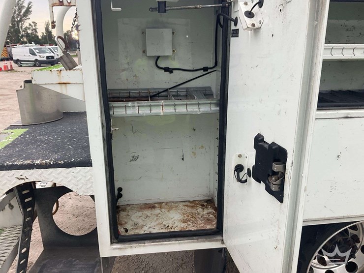 2015-international-durastar-4300-image-35