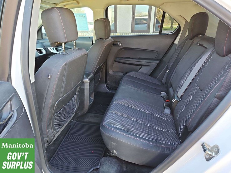 2015-chevrolet-equinox-image-24