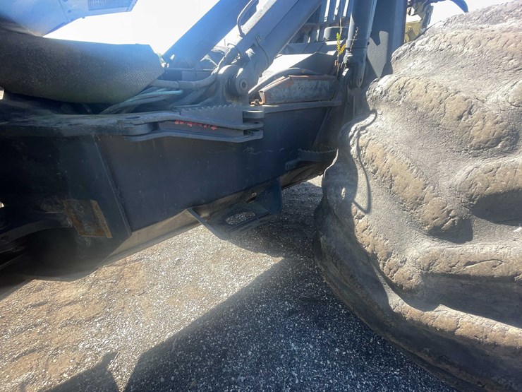 2000-john-deere-660-image-21
