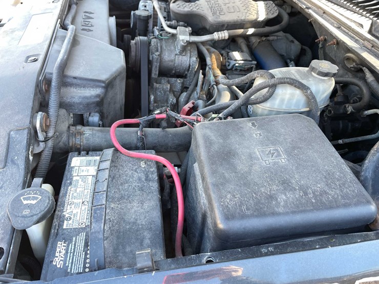 2004-gmc-2500hd-image-75