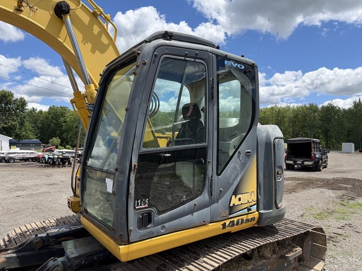 kobelco-140sr-excavator-image-9