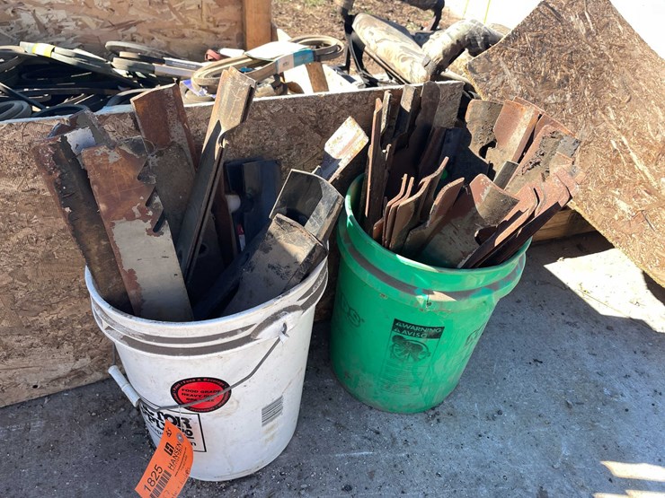 #1825-•-misc.-belts-and-mower-blades-image-13