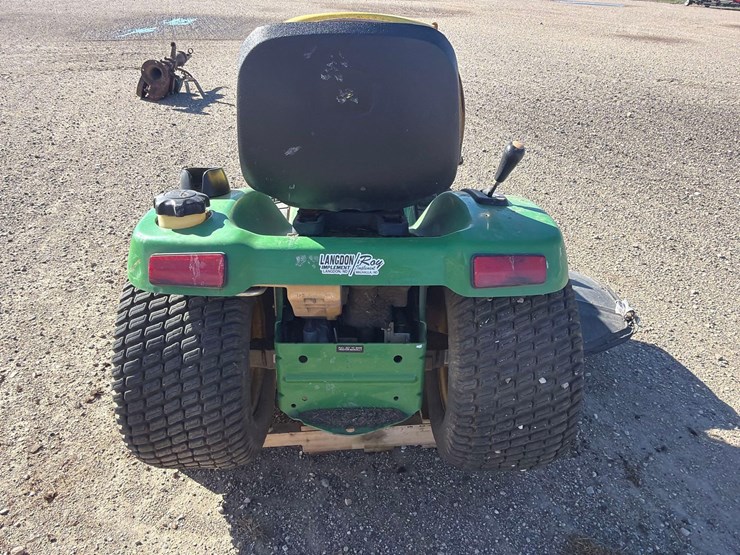 john-deere-245-image-4