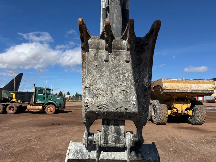 deere-210g-lc-image-16