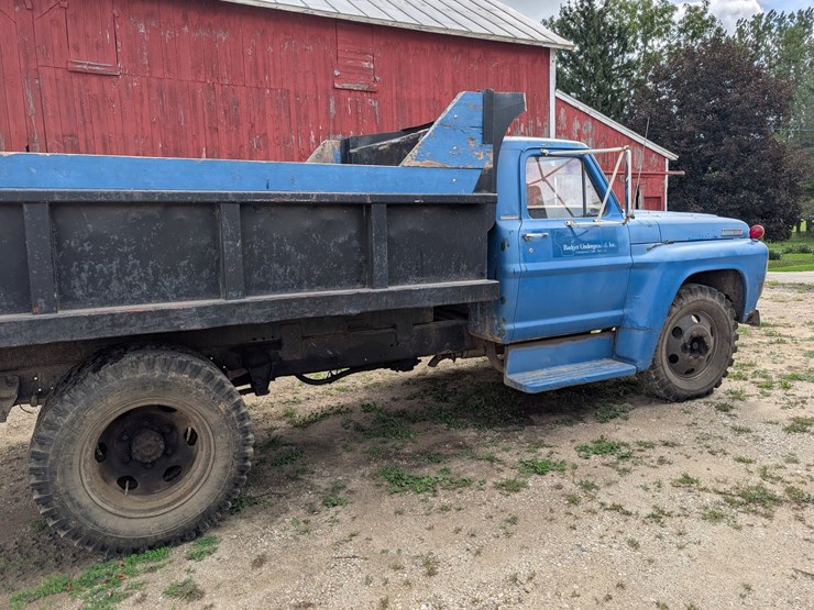#4001-•-1967-ford-custom-cab-baby-dump-box-truck-image-1