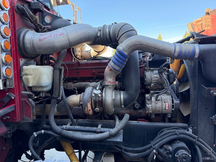 2005-peterbilt-378-image-70