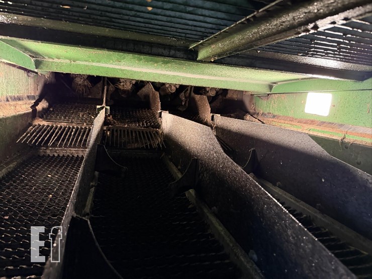 2011-john-deere-9770-sts-image-36