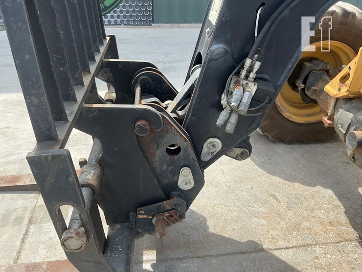 2014-caterpillar-th407c-image-10