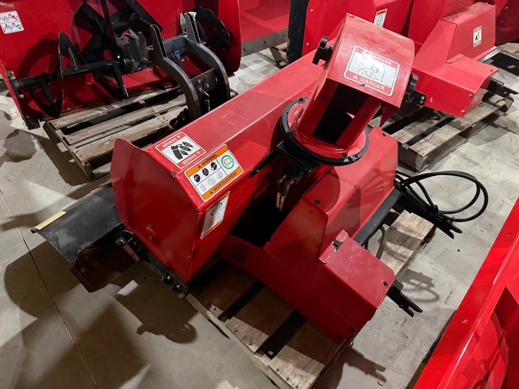 #1634-•-steiner-ventrac-snowblower-attachment-image-1