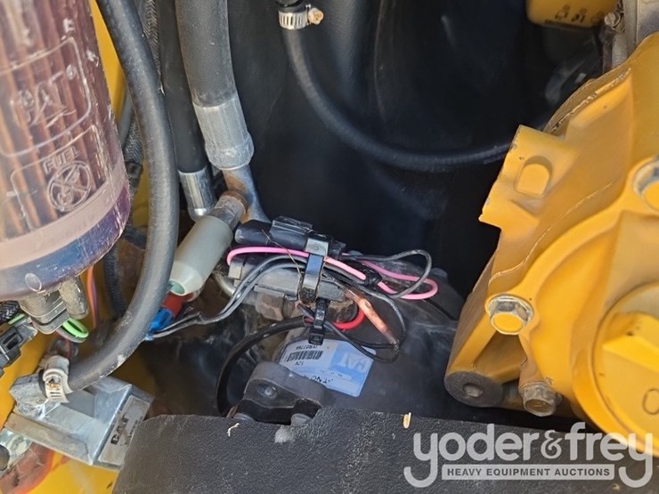 2018-caterpillar-299d2-image-38