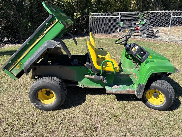 john-deere-gator-image-8