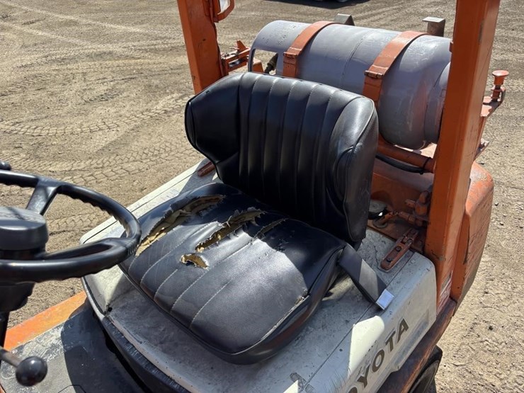 toyota-42-4fg025-forklift-image-16