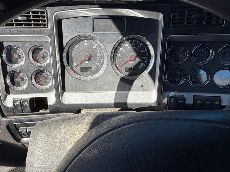 #1728-•-2012-kenworth-day-cab-truck-tractor-image-53