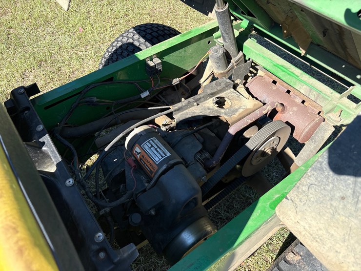 john-deere-gator-image-4