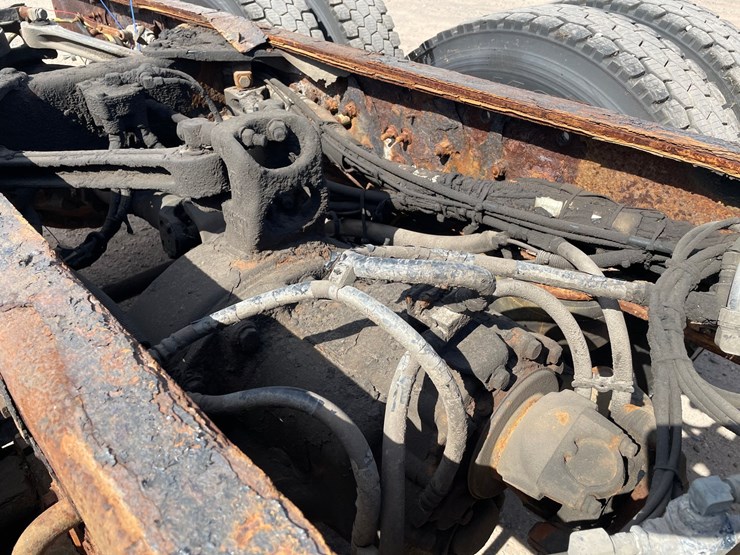 2005-kenworth-t800-image-45