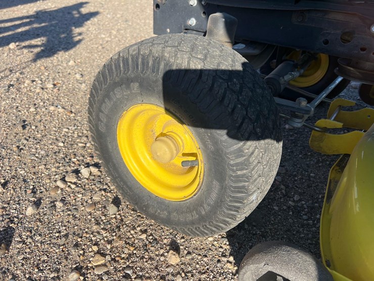 john-deere-x310-image-10