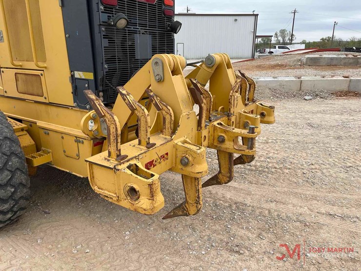 2010-deere-670g-image-6