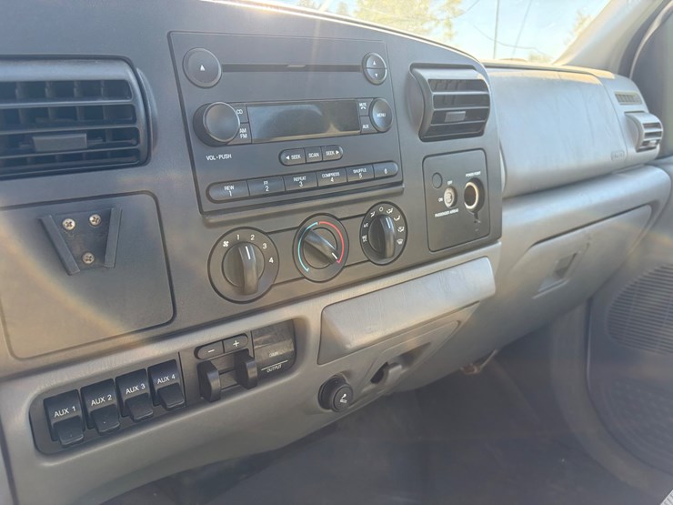 2006-ford-f350-image-12