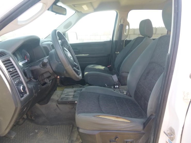 2016-dodge-1500-image-9