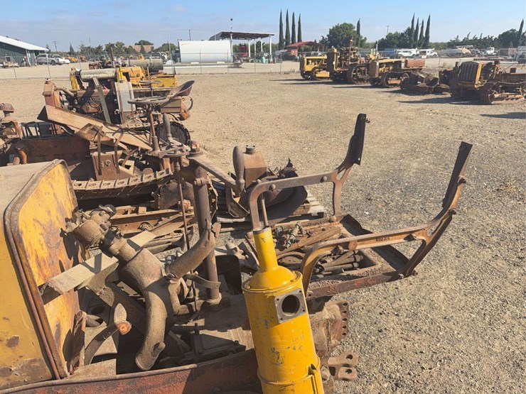 caterpillar-2-ton-image-20