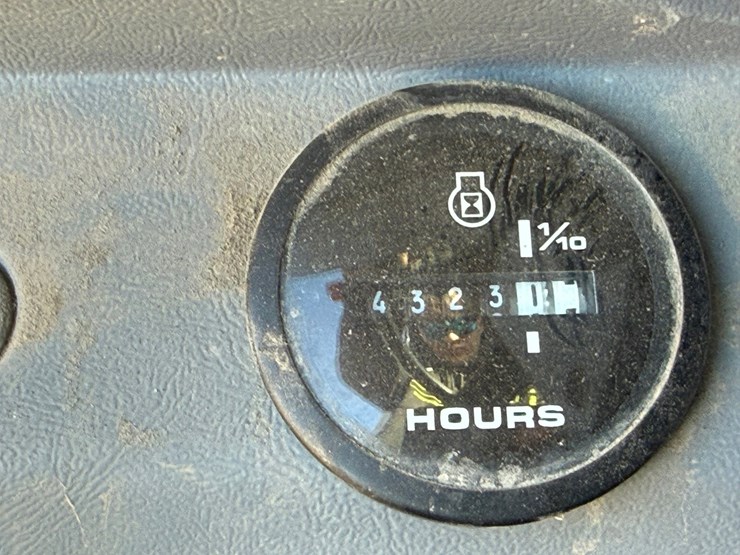 2002-freightliner-fc70-image-86