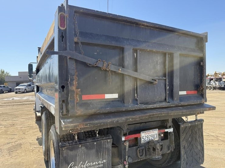 2018-freightliner-m2-dump-truck-image-49
