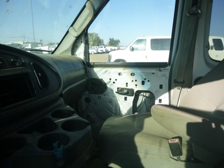 2008-ford-e350-image-12